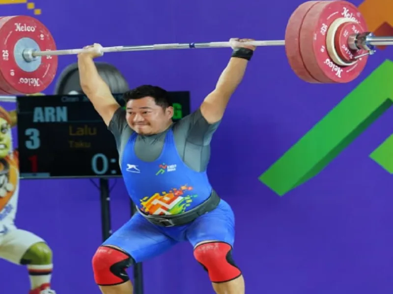 रायपुर में आयोजित खेलो इंडिया ट्राइबल गेम्स 2026 के वेटलिफ्टिंग में अरुणाचल के लालू ताकू ने 250 किलो वजन उठाकर स्वर्ण पदक जीता