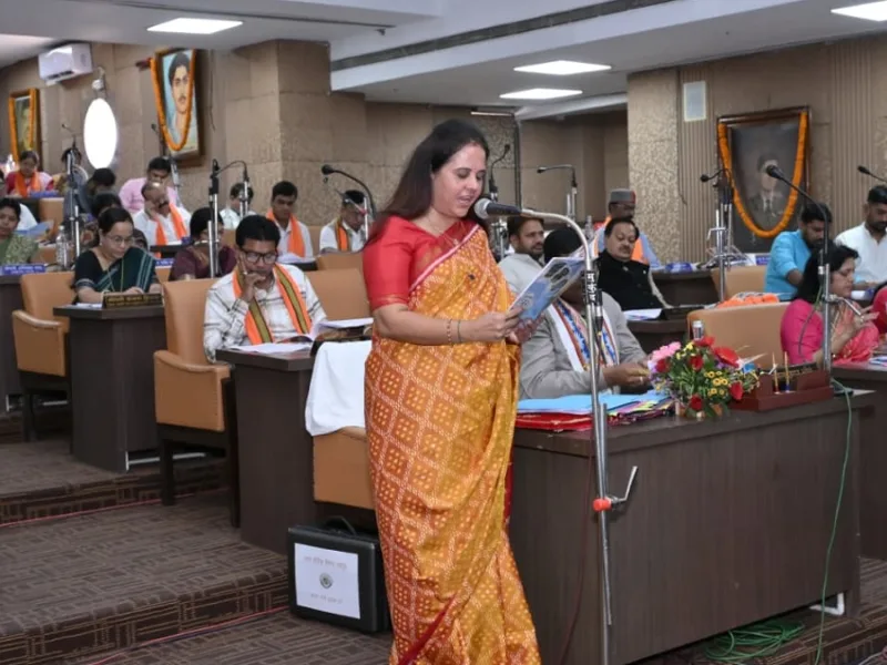 रायपुर महापौर मीनल चौबे ने बजट 2026-27 में शहर के विकास का रोडमैप पेश किया।