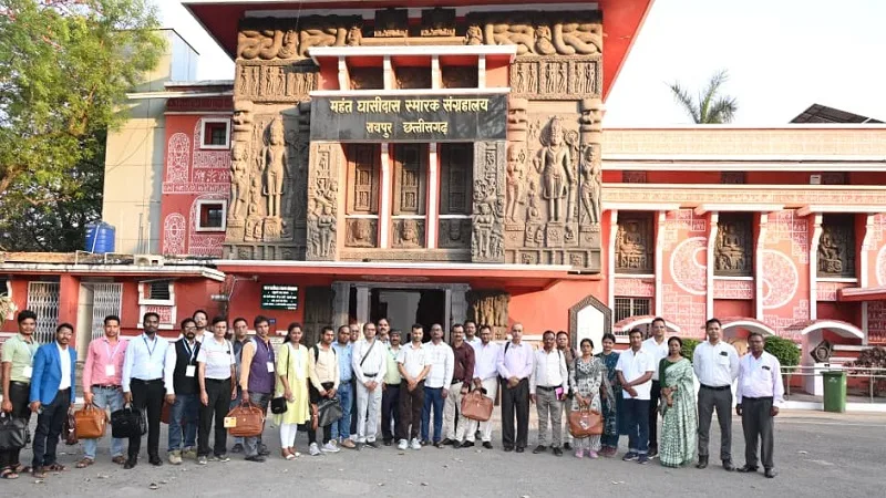 Workshop on District Archaeological Associations at Ghasidas Museum Raipur.