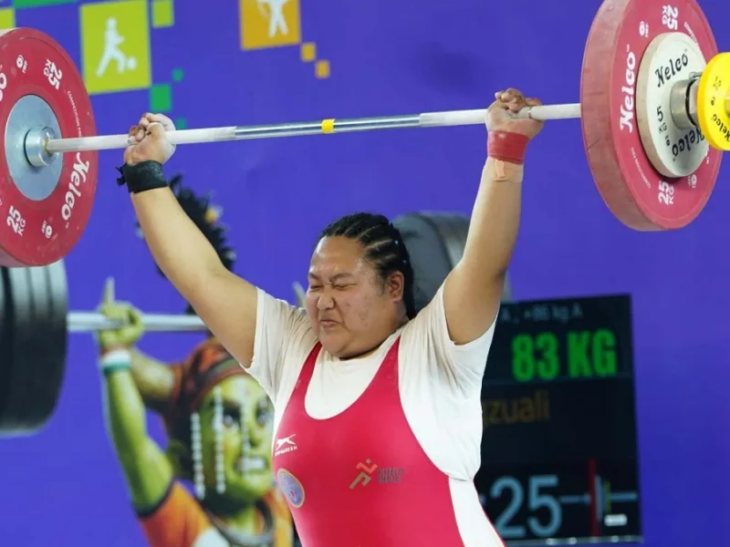 रायपुर में आयोजित खेलो इंडिया ट्राइबल गेम्स 2026 में मिजोरम की ज़ोसांगज़ुआली ने वेटलिफ्टिंग में स्वर्ण पदक जीता
