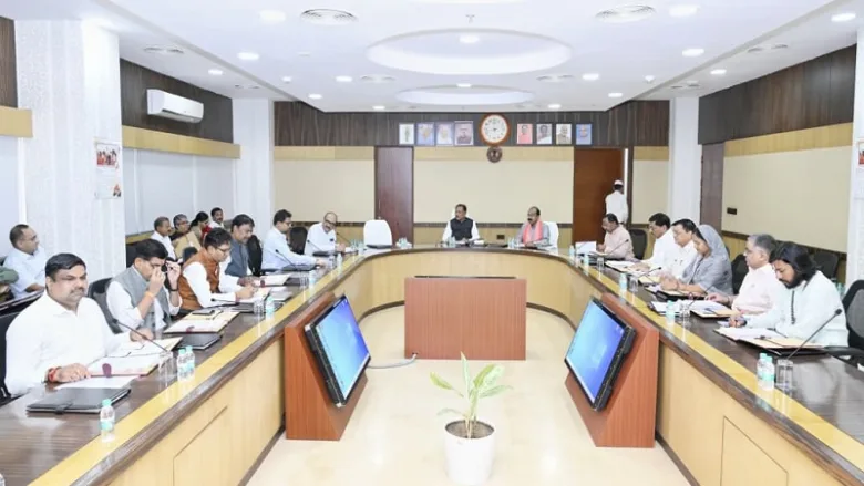 साय कैबिनेट बैठक में स्क्रैप निस्तारण, कर्मचारी चयन मंडल और सड़क निर्माण को लेकर लिए गए बड़े निर्णय, यहां देखें डिटेल्स