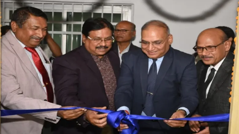 छत्तीसगढ़ राज्य उपभोक्ता आयोग के अध्यक्ष न्यायूमूर्ति गौतम चौरड़िया ने रायपुर जिला उपभोक्ता आयोग की अतिरिक्त पीठ का उद्घाटन किया