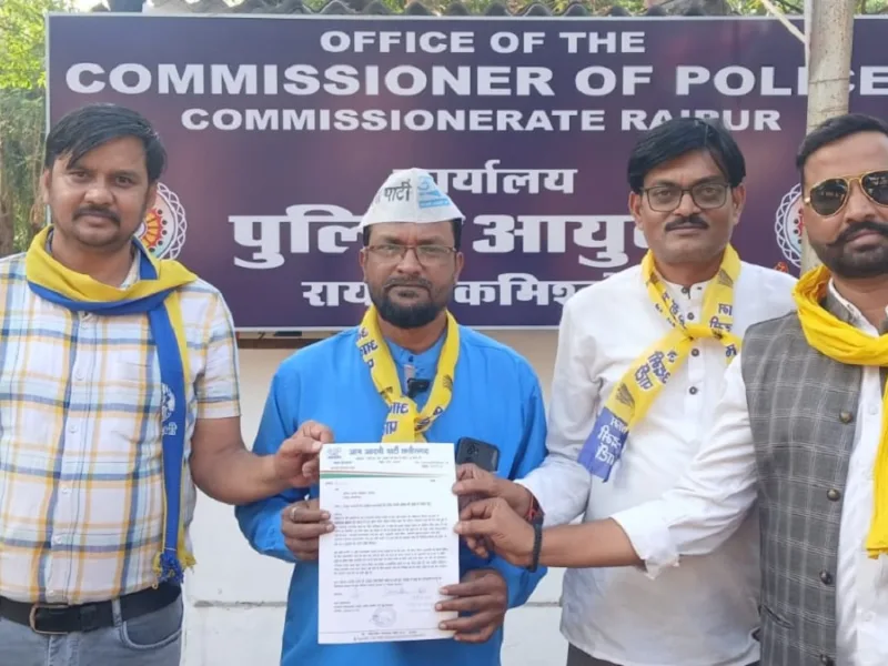 ट्रैफिक समस्या को लेकर आम आदमी पार्टी ने कमिश्नर संजीव शुक्ला को ज्ञापन सौंपा