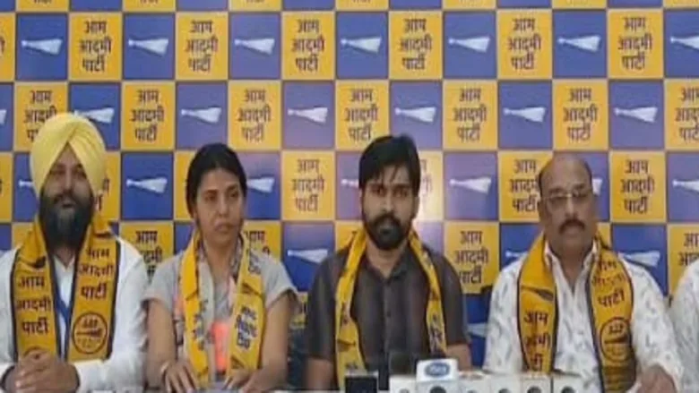 आम आदमी पार्टी ने जनगणना के 33 बिंदुओं में OBC कॉलम न होने पर केंद्र सरकार को घेरा