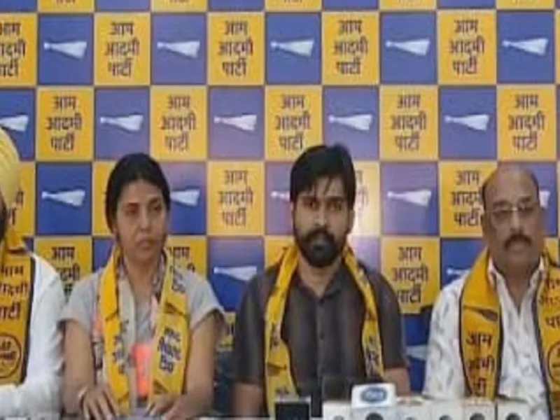 आम आदमी पार्टी ने जनगणना के 33 बिंदुओं में OBC कॉलम न होने पर केंद्र सरकार को घेरा