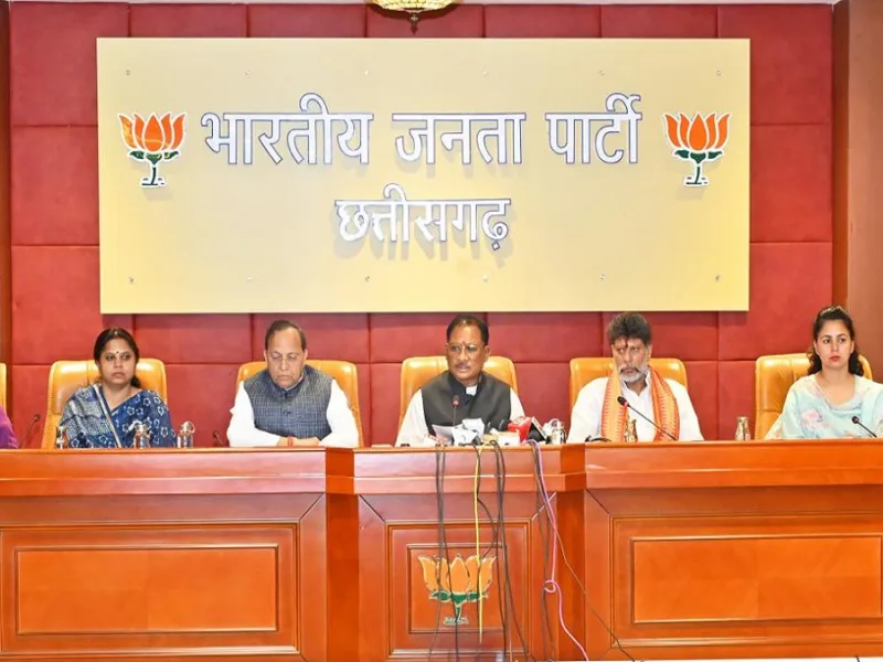 मुख्यमंत्री विष्णुदेव साय और भाजपा के राष्ट्रीय महामंत्री अरुण सिंह