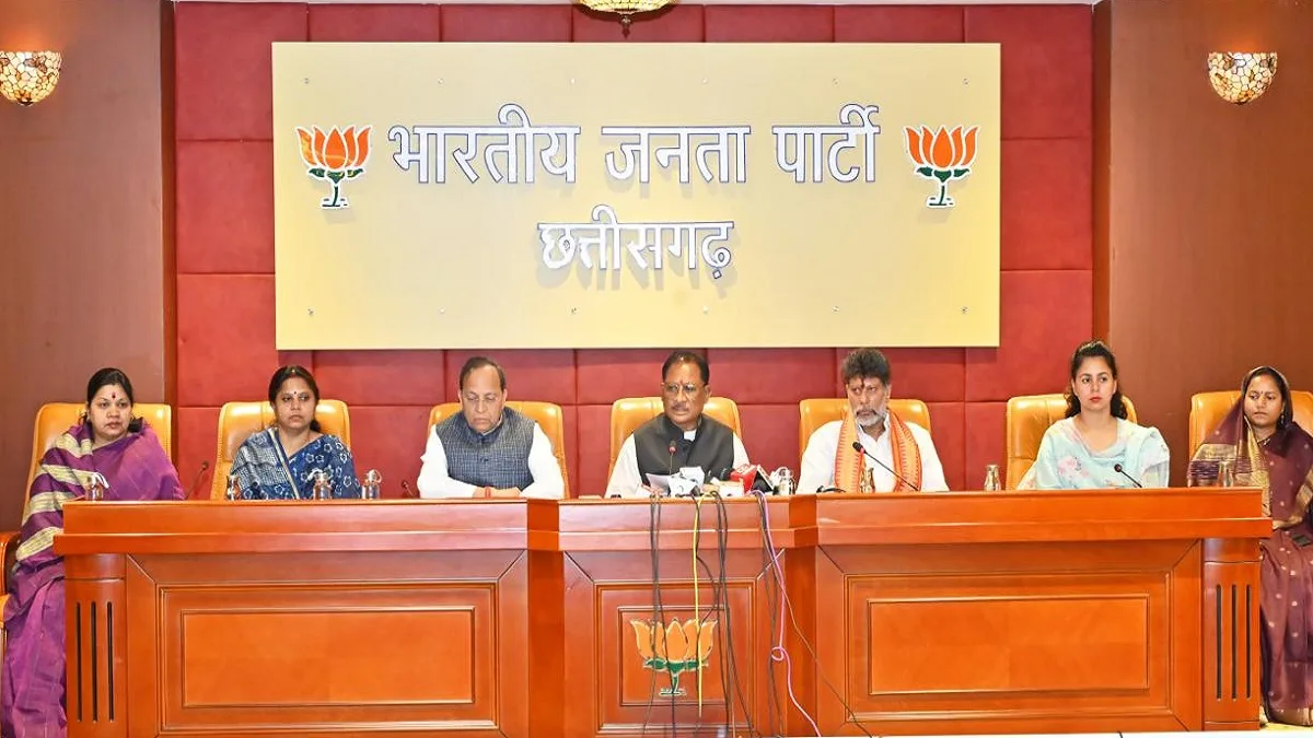 मुख्यमंत्री विष्णुदेव साय और भाजपा के राष्ट्रीय महामंत्री अरुण सिंह
