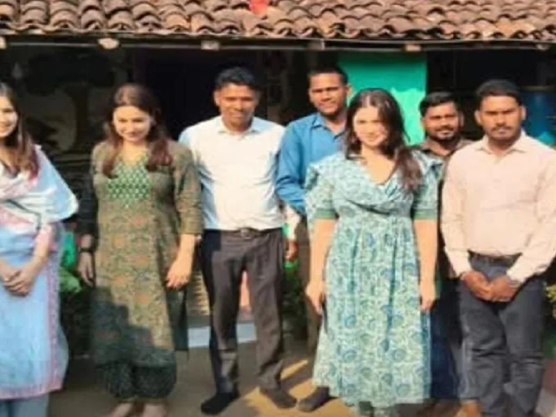 सचिन तेंदुलकर की पत्नी अंजलि, बेटी सारा और बहू सानिया मुंगेली के अचानकमार टाइगर रिजर्व स्थित बम्हनी गांव पहुँचे।