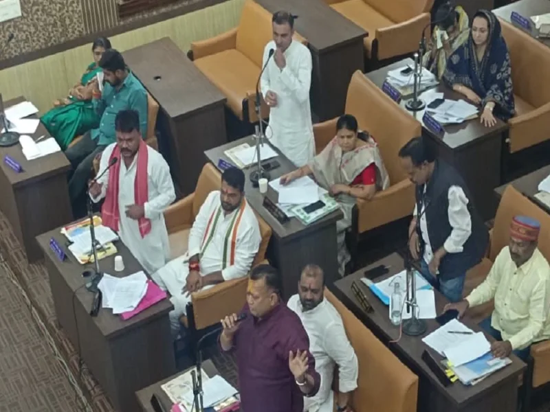 नगर निगम की सभा में प्रस्ताव पारित किए गए
