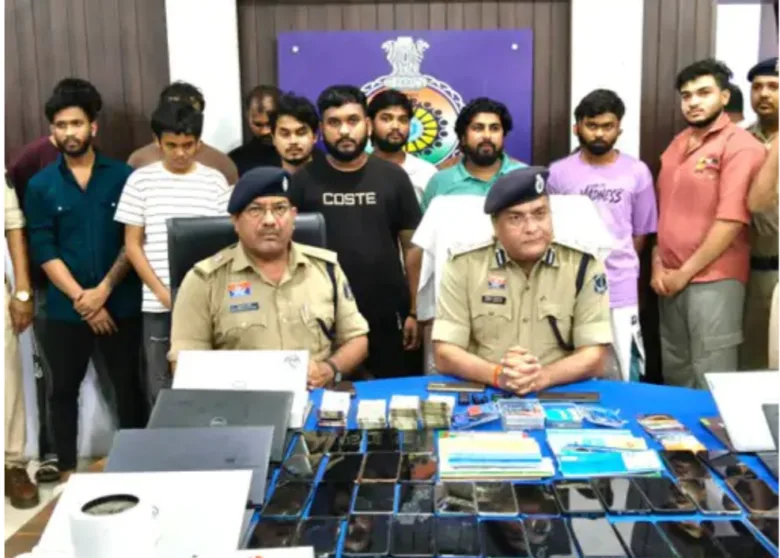 IPL Betting Network: आईपीएल 2026 सट्टा नेटवर्क का दुर्ग पुलिस ने किया खुलासा, मास्टरमाइंड सहित 13 गिरफ्तार