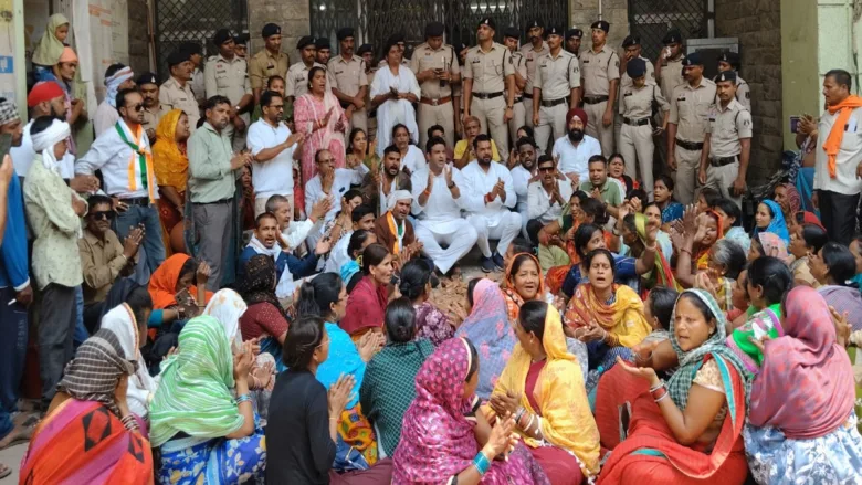 पानी के लिए हाहाकार, निगम मुख्यालय का घेराव