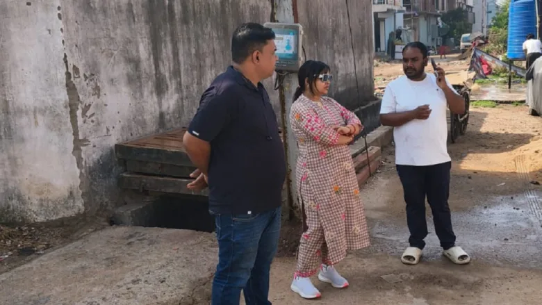 औचक निरीक्षण के दौरान गंदगी मिलने पर सफाई ठेकेदार पर 15 हजार का जुर्माना