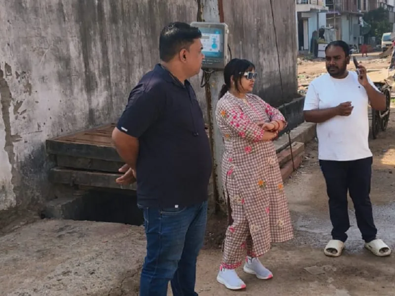 औचक निरीक्षण के दौरान गंदगी मिलने पर सफाई ठेकेदार पर 15 हजार का जुर्माना