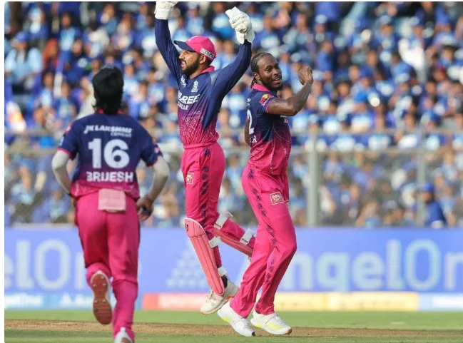 IPL 2026: मुंबई इंडियन को हराकर IPL 2026 के प्लेऑफ में पहुंची राजस्थान, वानखेड़े में 30 रनों से जीता मुकाबला