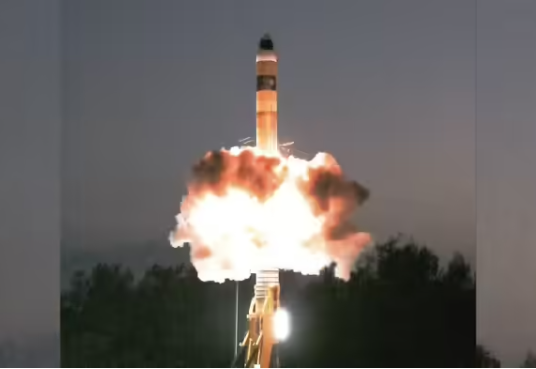 Agni Missile Test: MIRV तकनीक से लैस एडवांस अग्नि मिसाइल का सफल टेस्ट,कई लक्ष्यों पर एक साथ हुआ सटीक हमला
