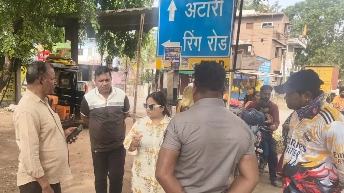 स्वास्थ्य अधिकारी ने सफाई में लापरवाही पर 2 ठेकेदारों पर लगाया 20 हजार का जुर्माना