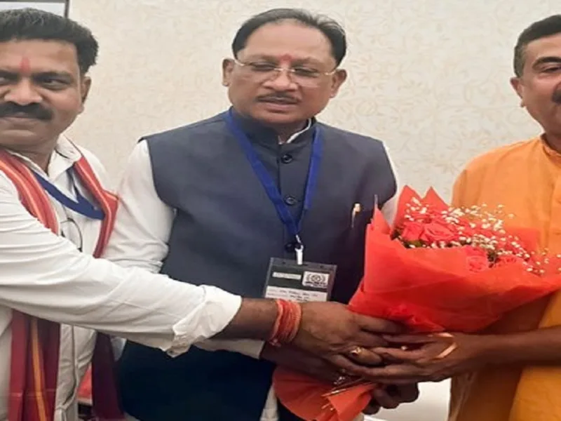 मुख्यमंत्री विष्णुदेव साय ने सुवेंदु अधिकारी को दी बधाई एवं शुभकामनाएं