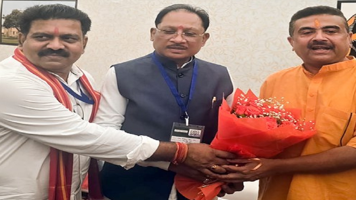 सुवेंदु अधिकारी के शपथ ग्रहण समारोह में शामिल हुए विष्णुदेव साय, बोले- 'सोनार बांग्ला' का सपना होगा सच