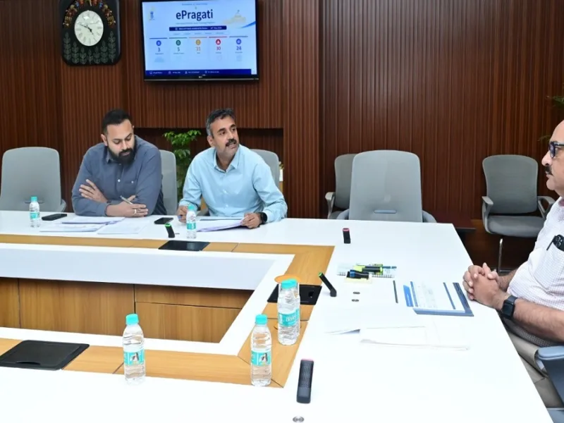 छत्तीसगढ़ के मुख्य सचिव विकासशील ने ई-प्रगति पोर्टल की महत्वपूर्ण परियोजनाओं की समीक्षा की