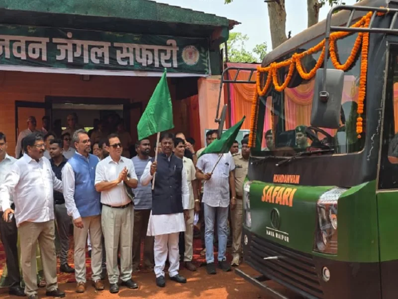 रायपुर जंगल सफारी में ई-वाहन और बोटिंग शुरू