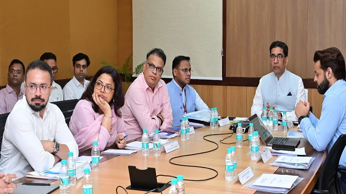 भारत सरकार के सचिव नरेंद्र भूषण ने छत्तीसगढ़ में डिजिटल राजस्व सुधार, ई-पंजीयन और सिंचाई योजनाओं की समीक्षा की