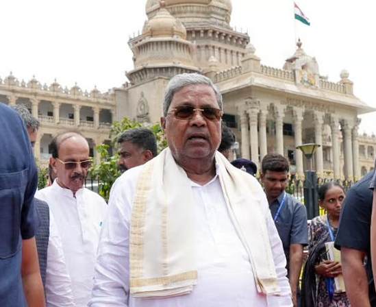 Siddaramaiah Resignation: सिद्धारमैया कल दे सकते हैं इस्तीफा, राज्यपाल से मिलने का समय मांगा, डीके शिवकुमार मुख्यमंत्री बनने की दौड़ में सबसे आगे