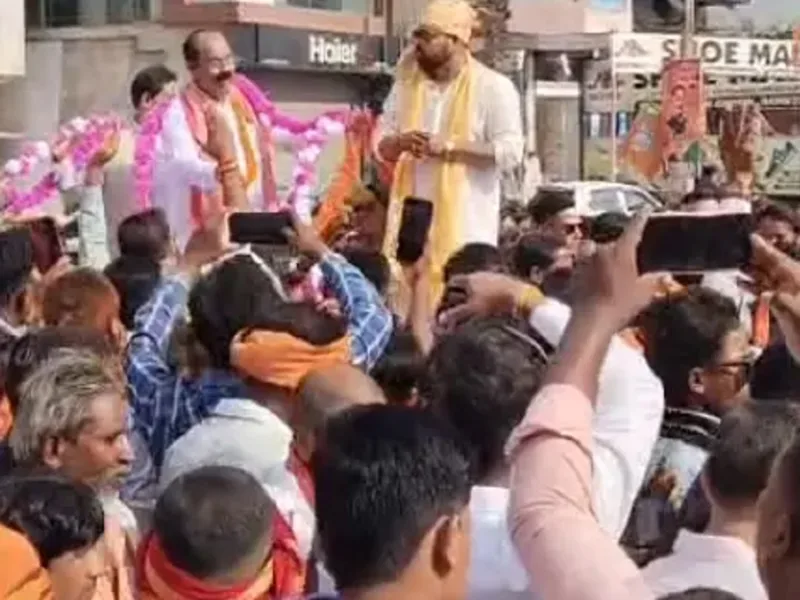 बीजेपी विधायक दीपेश साहू ने सामूहिक विवाह में रचाई शादी, बैलगाड़ी पर निकली बारात