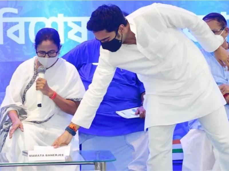 अकेली पड़ी ममता बनर्जी, TMC की राष्ट्रीय कार्यसमिति बैठक में 8 MLA और 6 MP ही पहुंचे, अभिषेक बनर्जी फिर बने राष्ट्रीय महासचिव