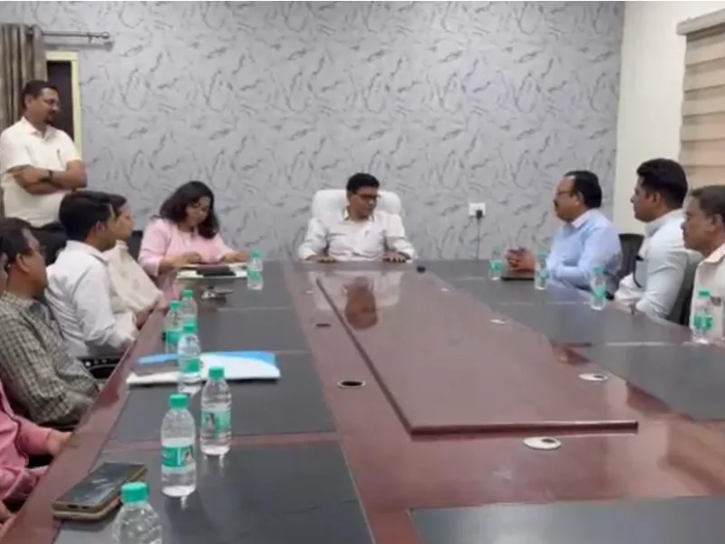 CG News: जारी रहेगी तहसीलदारों की कलमबंद हड़ताल, मंत्री और सचिव के साथ चर्चा विफल, बीजेपी विधायक की गिरफ्तारी पर अड़ा संघ