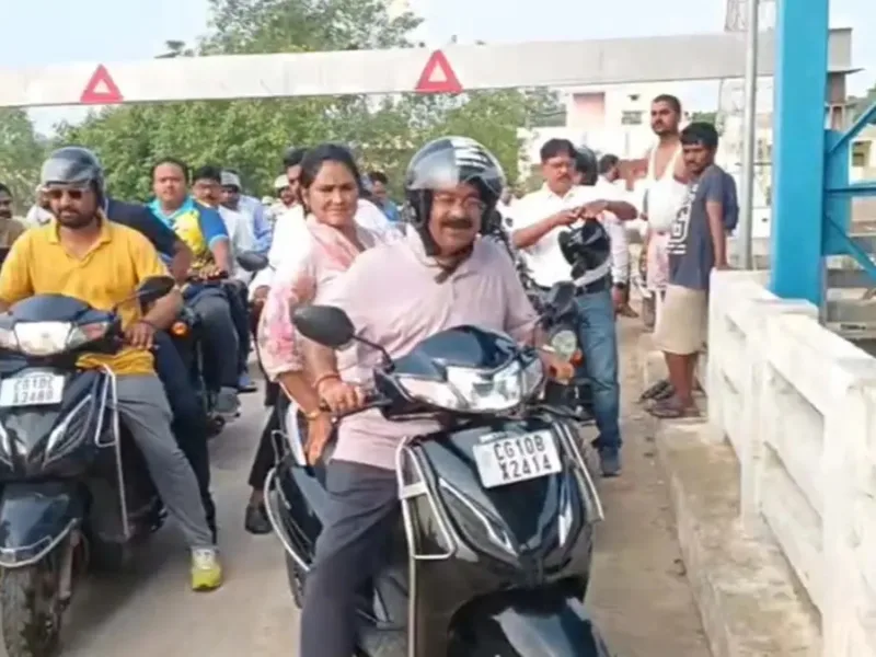 स्कूटी पर निकले डिप्टी सीएम अरुण साव, बिलासपुर में विकास कार्यों का लिया जायजा, अधिकारियों को लगाई फटकार