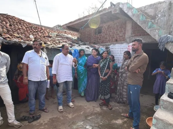 अभनपुर की गलियों में रात गुजार रहे जिला अध्यक्ष, जानिए क्या है राहुल गांधी का नया मिशन?