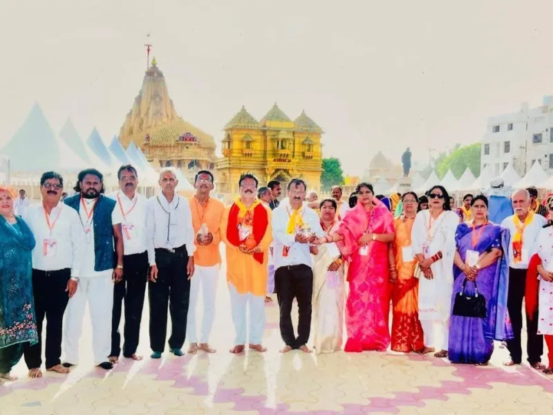 सरकार की सोमनाथ स्वाभिमान पर्व यात्रा में कलाकारों की जगह भाजपा नेताओं के चयन पर कांग्रेस ने उठाया सवाल, सरकारी धन के दुरुपयोग के जांच की मांग