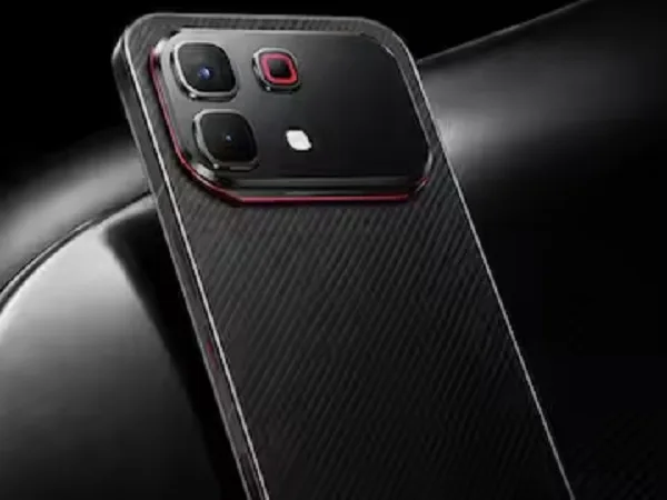 Infinix के इस सुपरकार लुकिंग फोन की पहली सेल शुरू; चेक करें कीमत और ऑफर्स