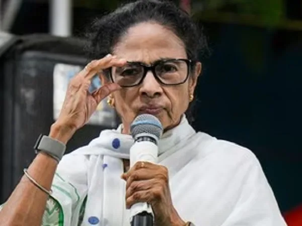 ममता बनर्जी की पार्टी में बड़ी बगावत, 50 विधायकों के साथ विधानसभा पहुंचे ऋतब्रत!
