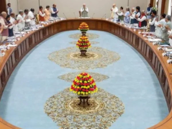 Modi Cabinet Reshuffle: मानसून सत्र से पहले मोदी कैबिनेट में फेरबदल, कुछ मंत्रियों को मिल सकती है राज्यपाल की जिम्मेदारी