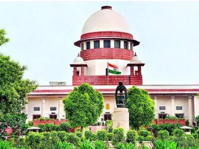 Supreme Court Decision: फुटपाथ पर पैदल चलना मौलिक अधिकार,  Wrong Drive पर सुप्रीम कोर्ट का फैसला, जानें किस मामले में कोर्ट ने की टिप्पणी