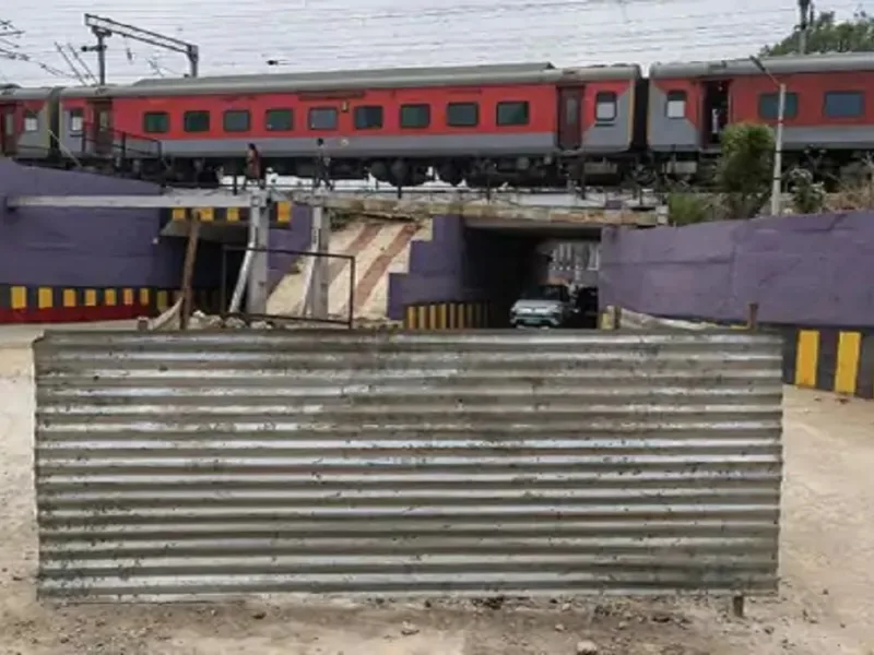 Raipur Traffic Alert: गुढ़ियारी एक्सप्रेस-वे अंडरब्रिज आज से 14 दिन के लिए बंद; रेलवे स्टेशन गेट नंबर-7 रूट पर नो-एंट्री, देखें डायवर्जन प्लान