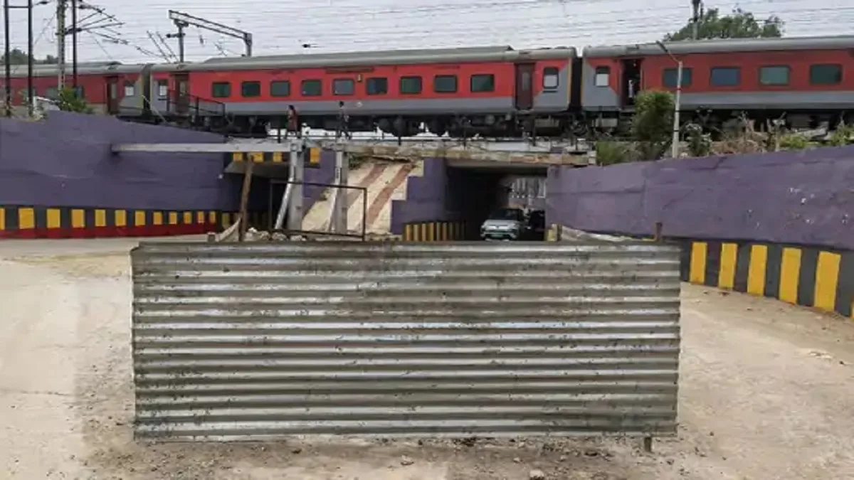 Raipur Traffic Alert: गुढ़ियारी एक्सप्रेस-वे अंडरब्रिज आज से 14 दिन के लिए बंद; रेलवे स्टेशन गेट नंबर-7 रूट पर नो-एंट्री, देखें डायवर्जन प्लान