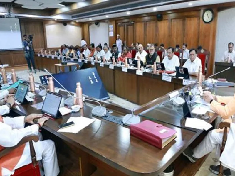 मध्य प्रदेश कैबिनेट का बड़ा फैसला: कन्या विवाह योजना 5 साल और बढ़ेगी, 525 स्कूल अपग्रेड, किसानों को बड़ी राहत