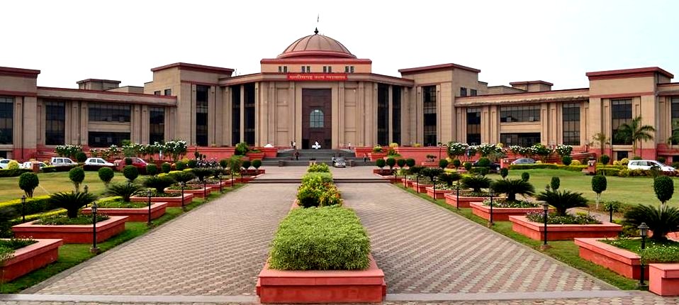 CG High Court: कोटवारों को सेवा भूमि पर मालिकाना हक नहीं, हाईकोर्ट की पूर्ण पीठ ने सभी याचिकाएं खारिज कीं