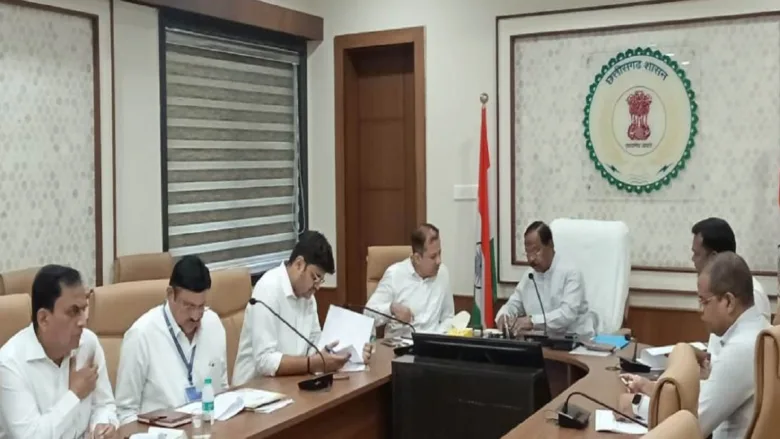 छत्तीसगढ़ में अल-नीनो के कारण सूखे का खतरा। केंद्रीय मंत्री शिवराज सिंह चौहान और कृषि मंत्री रामविचार नेताम ने की समीक्षा
