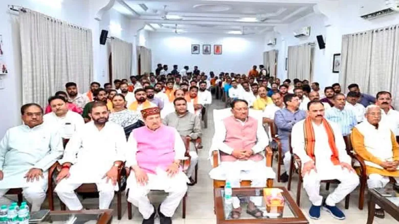 सीएम साय और किरण देव ने सुनी 'मन की बात'