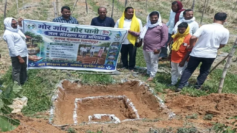 ग्रामीणों ने एक दिन में खड़े किए 2000 वाटर मॉडल