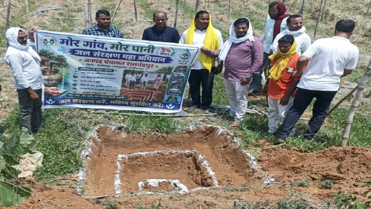 ग्रामीणों ने एक दिन में खड़े किए 2000 वाटर मॉडल