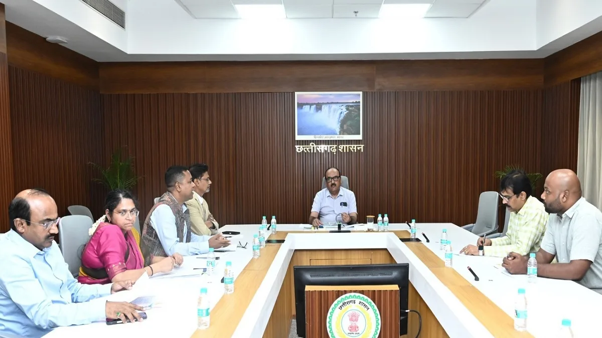 नदियों के पुनरूद्धार के लिए मुख्य सचिव की अध्यक्षता में बड़ी बैठक
