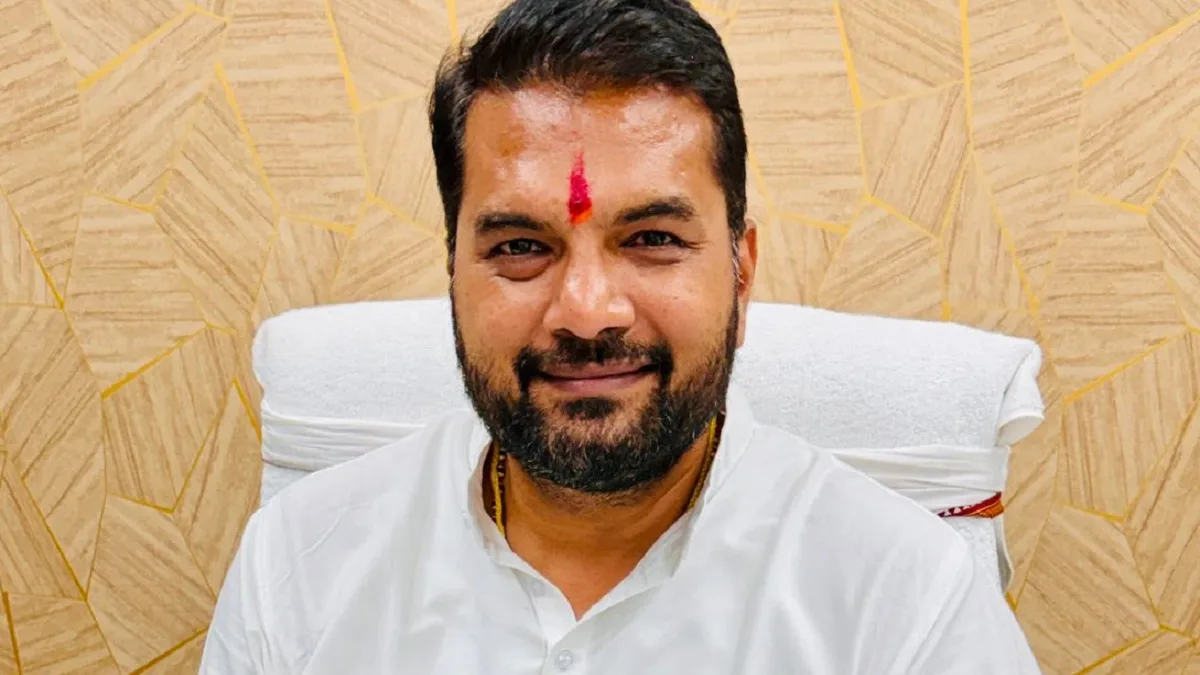 रायपुर नगर निगम को केंद्र से मिलने वाली ₹220 करोड़ की ड्रेनेज राशि 2 साल से अटकी। नेता प्रतिपक्ष आकाश तिवारी ने घेरा