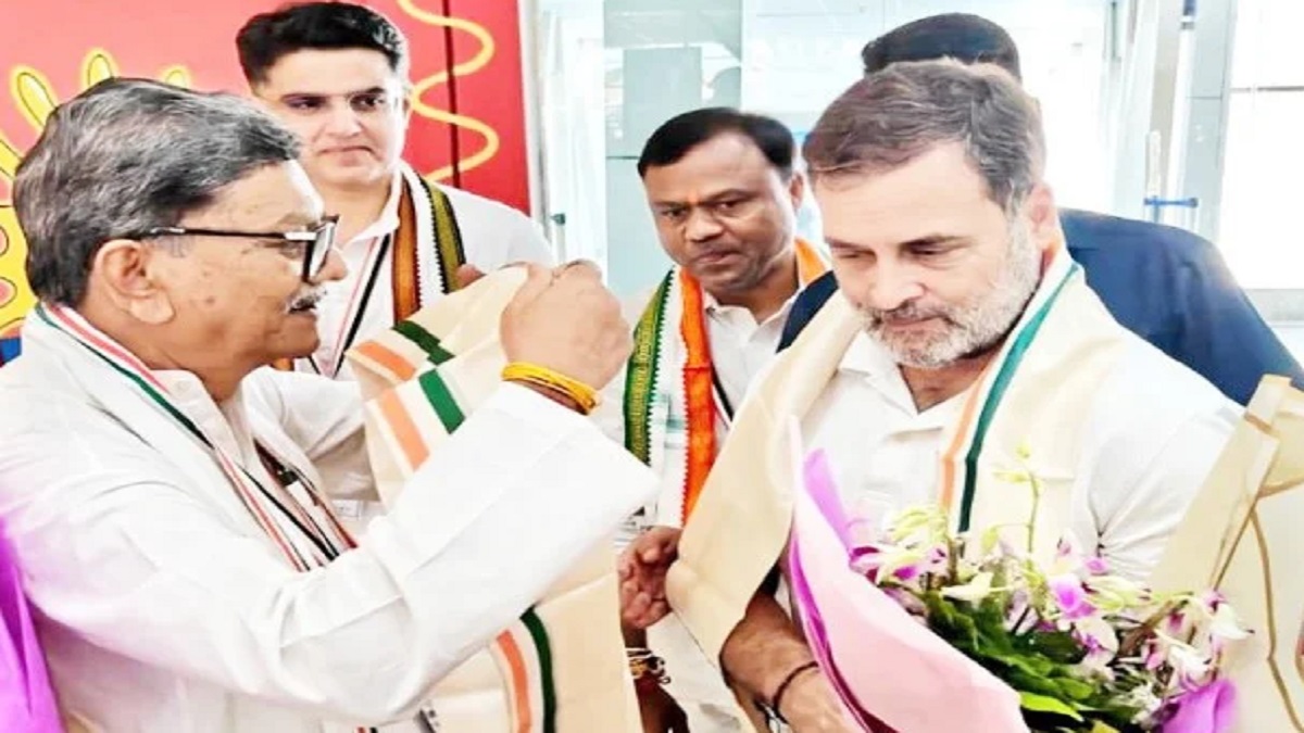 छत्तीसगढ़ कांग्रेस की बड़ी तैयारी: अभनपुर पहुंचे राहुल गांधी, बंद कमरे में दिग्गजों के साथ बनाई 2028 की सीक्रेट रणनीति