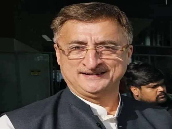 रायपुर पहुंचे सांसद विवेक तन्खा का बड़ा बयान, बोले- मिडिल क्लास के लिए मुसीबत का समय