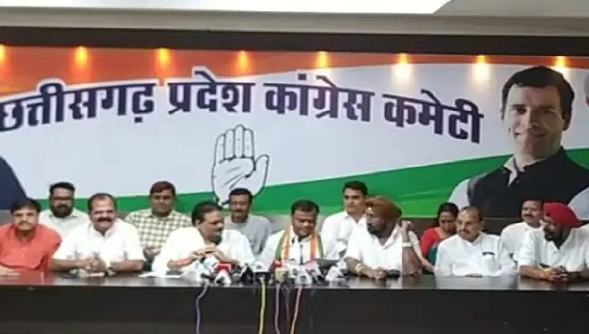 प्रदेश कांग्रेस कमेटी (PCC) अध्यक्ष दीपक बैज ने राजीव भवन में आयोजित एक पत्रकार वार्ता में राज्य सरकार के खिलाफ बड़े आंदोलन का ऐलान किया है।