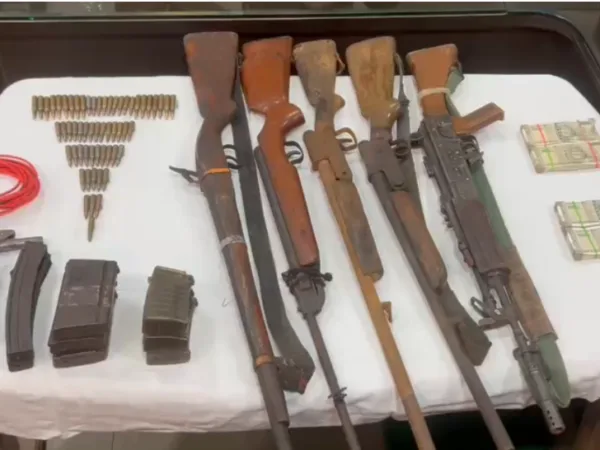CG Naxal News: नक्सली डंप में सोने के बिस्किट सहित हथियार बरामद, सुरक्षा बलों को मिली बड़ी सफलता